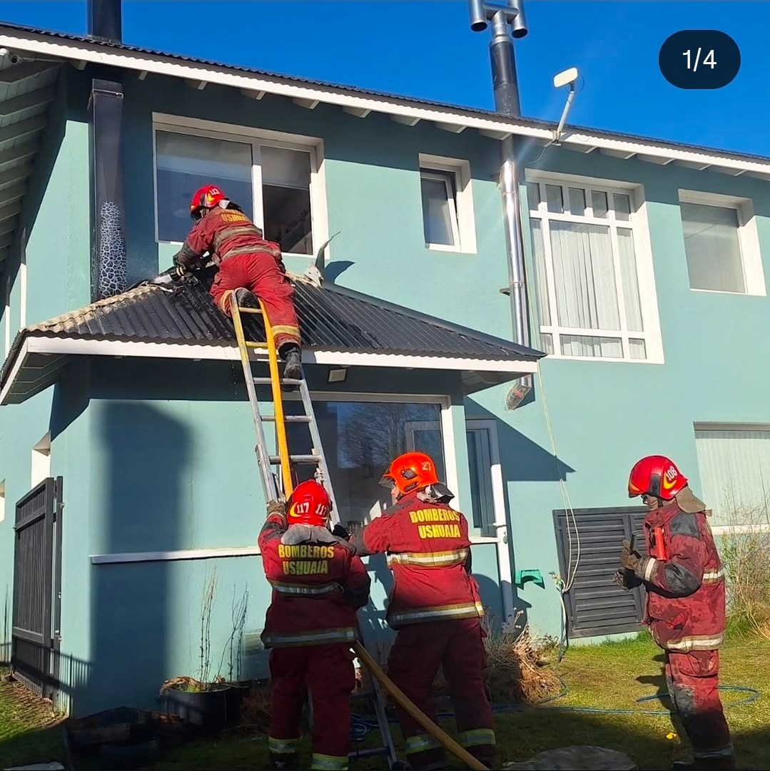 ​RÁPIDO ACCIONAR BOMBERIL EVITÓ UN INCENDIO EN UNA VIVIENDA DEL BARRIO PIPO