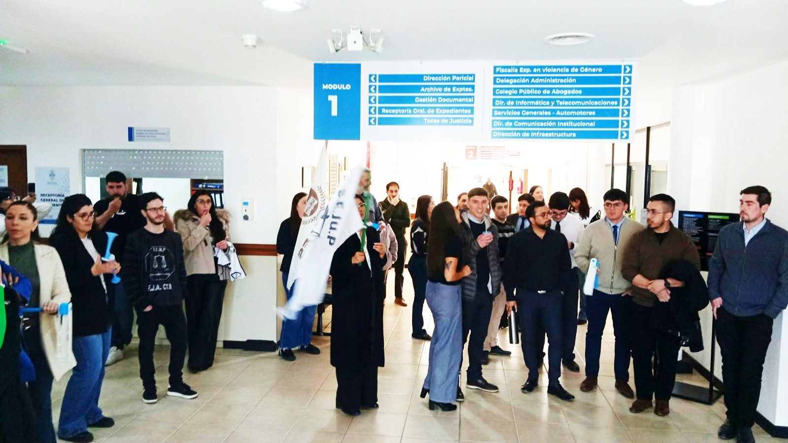 Los trabajadores del Poder Judicial de Tierra del Fuego endurecen su plan de lucha en demanda de una recomposición salarial que compense la pérdida del poder adquisitivo. 