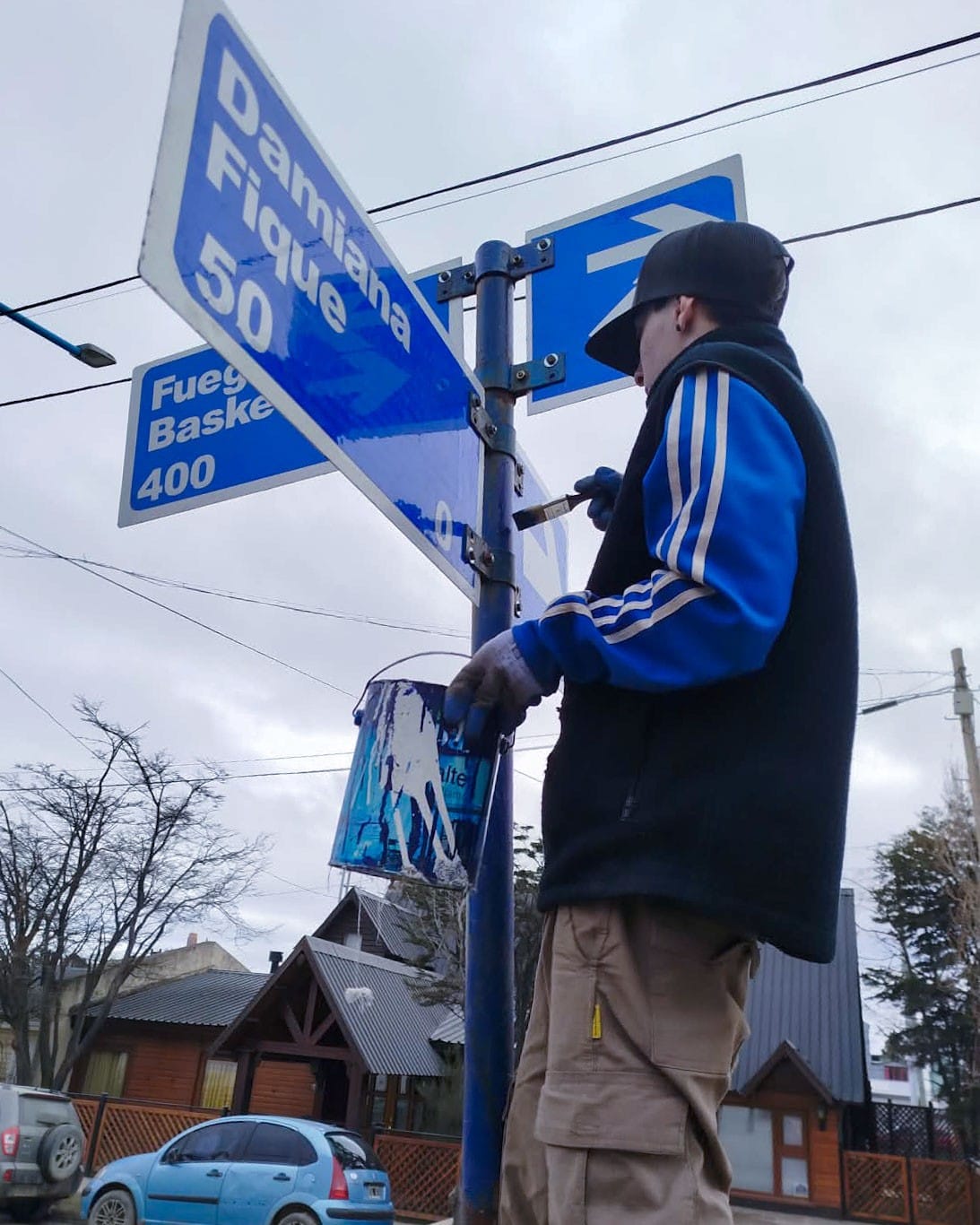 Ushuaia avanza en la renovación de la señalética vial e incorpora nuevos criterios de accesibilidad